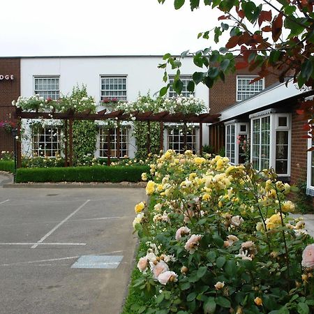 Oaklands Lodge Hotel Saint Saviour Екстер'єр фото