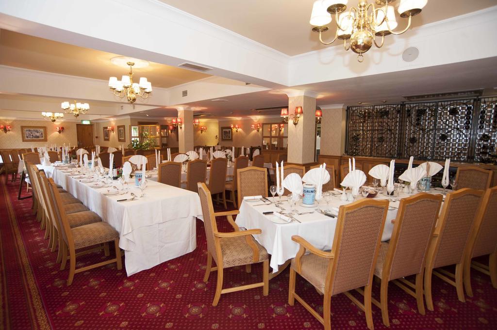 Oaklands Lodge Hotel Saint Saviour Екстер'єр фото