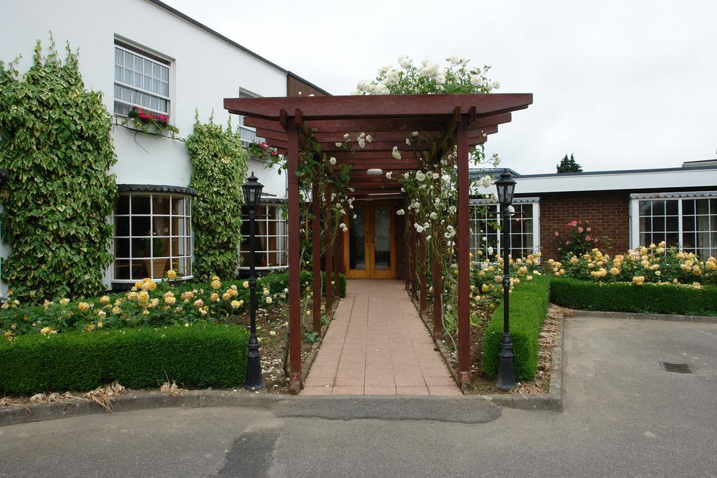 Oaklands Lodge Hotel Saint Saviour Екстер'єр фото