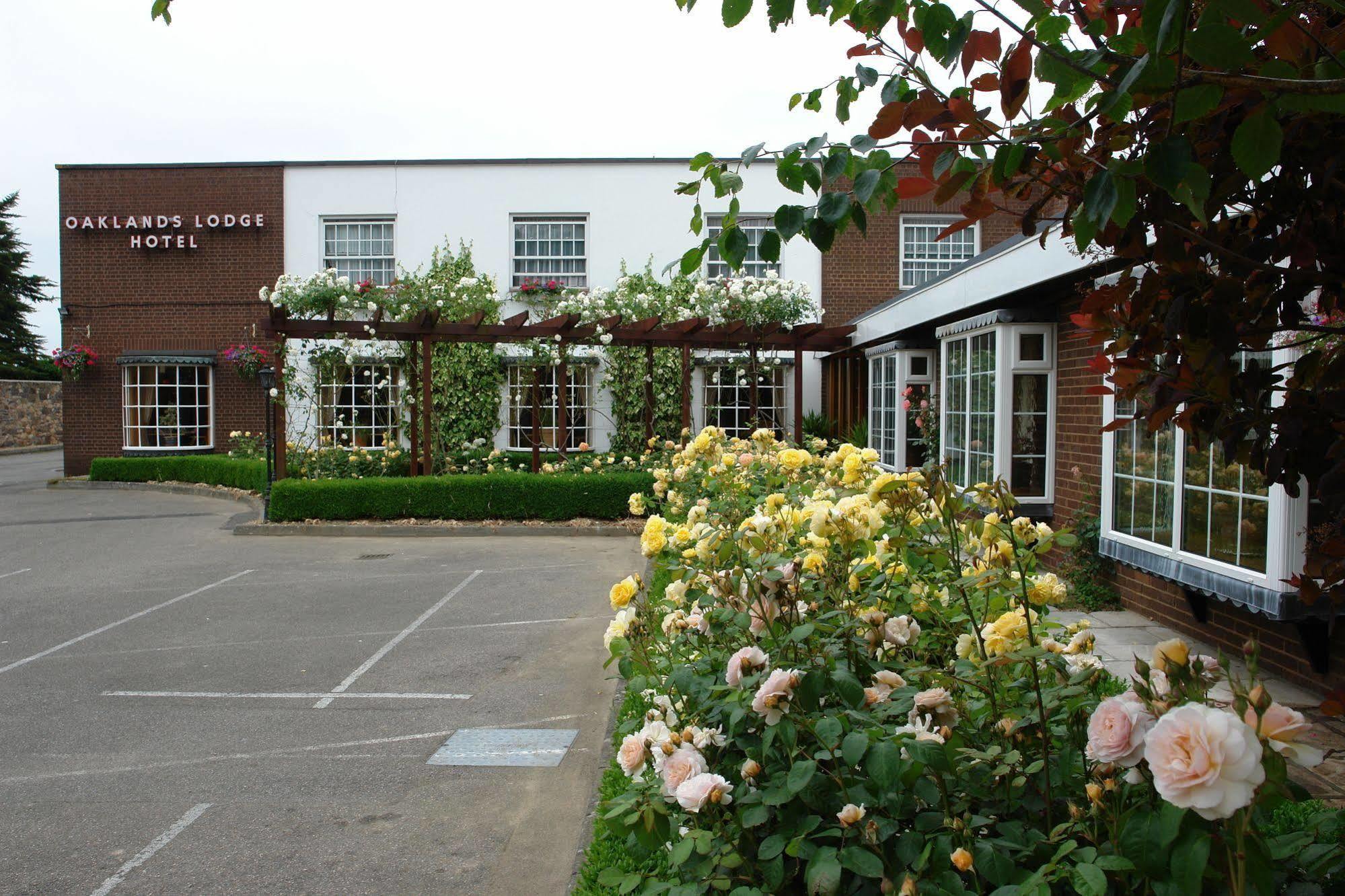 Oaklands Lodge Hotel Saint Saviour Екстер'єр фото